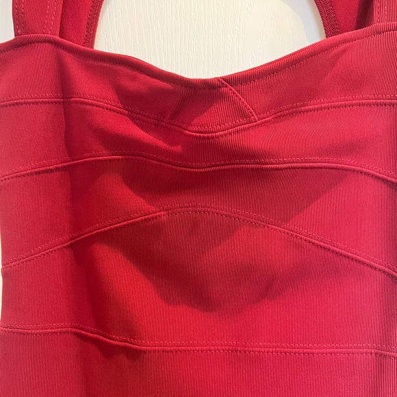 Berry red bodycon mini dress. Size 6/UK 10 - Picture 3 of 4